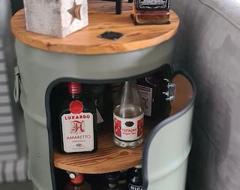 Mesa auxiliar única en forma de barril de aceite con tablas de madera, utilizable como mesita de noche, minibar, mueble bar, armario o barra de café, mesa tipo loft tipo barril.