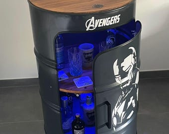 Minibar en barril de aceite: utilizable como minibar, armario, cómoda, estantería, mesa de pie, mesa, con madera, también barra de café o bar de cócteles, barril, mesa