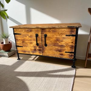 BIG BANGER: Cómoda de madera y elementos metálicos, de diseño loft, utilizable como aparador, mueble de TV, mesa, bar, mesa de centro.