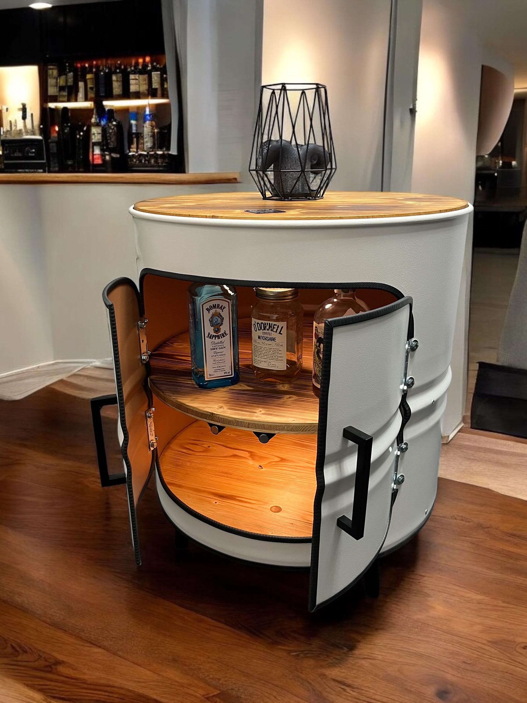 THEO Industrial Barrel Coffee Table | Handmade Whiskey Barrel Furniture | Vintage Loft Decor | Upcycled 208L Oil Barrel | Unique Gift | Bar