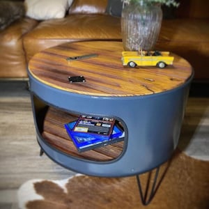 KILLEFIT – The low designer barrel coffee table, bedside table or mini bar, gift for Christmas or Halloween, decoration for the living room bar
