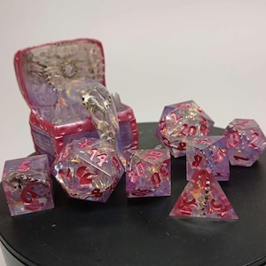 Girl math: Sharp edged Mimic set
