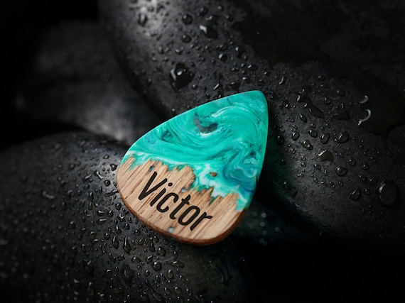 Wood Guitar Pick With Engraving Personalized Guitar Picks Resin