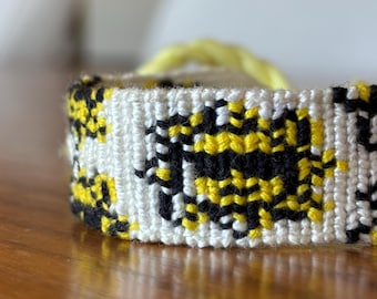 pixelated sun friendship bracelet