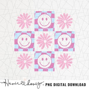 Pode incluir: Um download digital de um padr&atilde;o xadrez rosa e azul com carinhas sorridentes e flores rosas. O design &eacute; perfeito para criar artesanato digital ou impresso.
