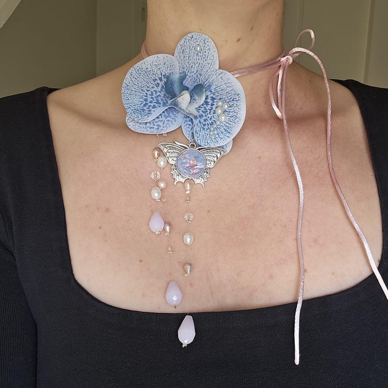 Ans Spiders Little Collection, Fake Orchids, Water Pearls