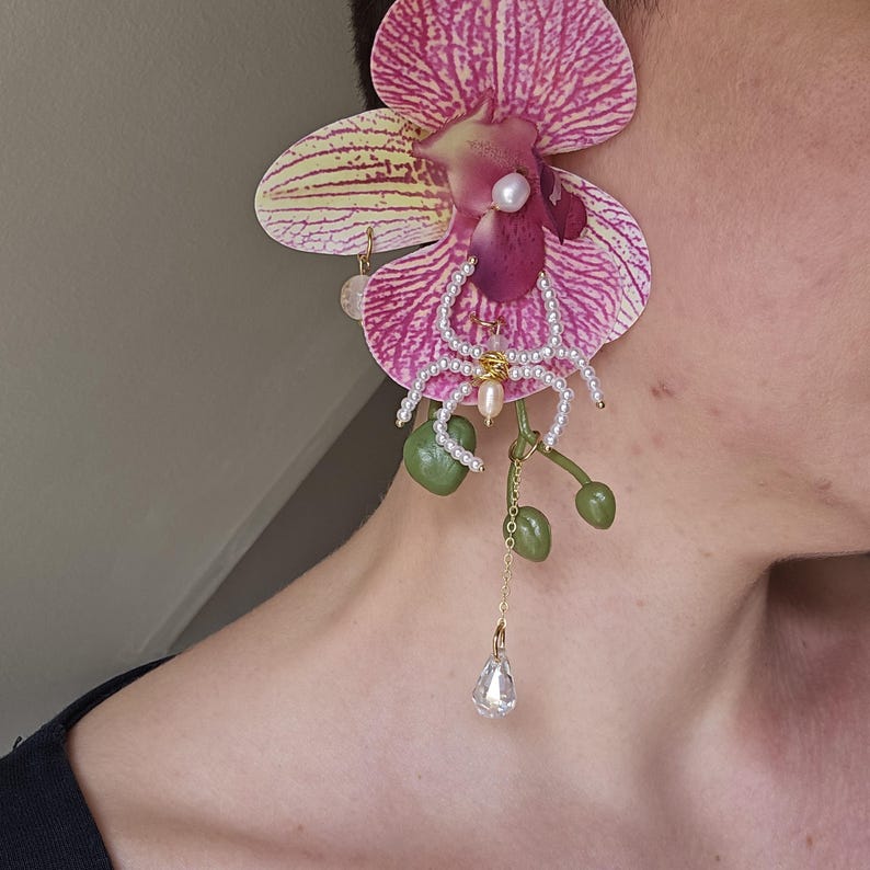 Ans Spiders Little Collection, Fake Orchids, Water Pearls