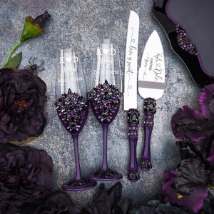 Purple black wedding glasses and cake server set, Halloween purple wedding flutes and cake cutting,