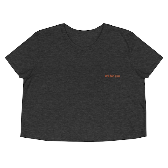 Honor summer with this crop-top that will highlight your figure.