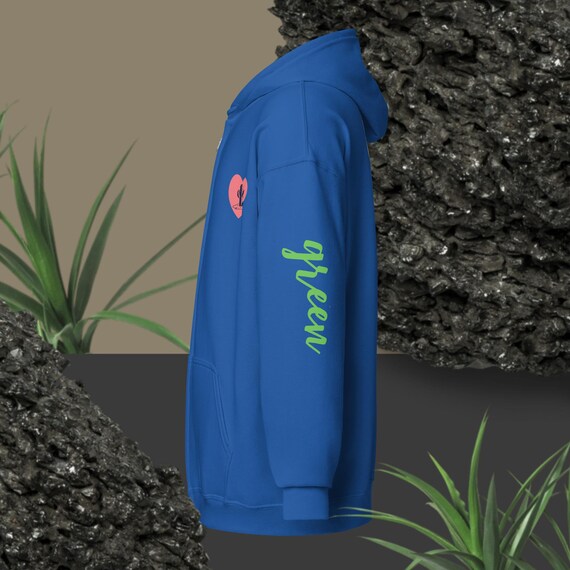 This thick unisex zip-up sweatshirt: warmth and style for everyone. Opt for everyday comfort!