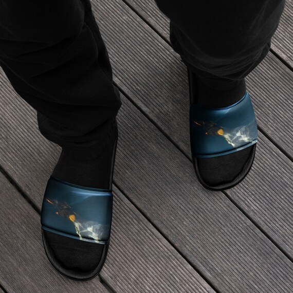 Men's slides - the padded top strap and textured sole - a great choice for this season's activities.