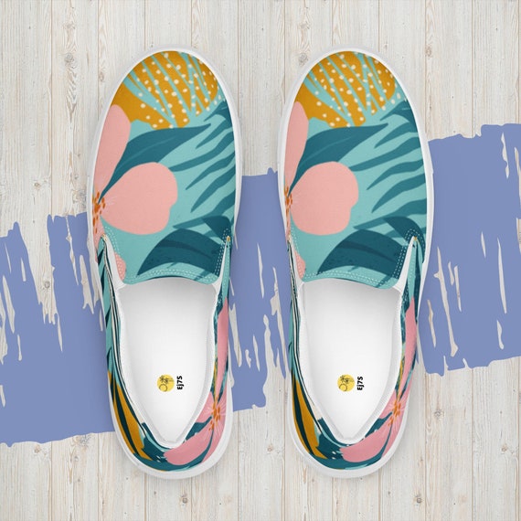 Slip-on canvas sneakers for men: casual, everyday style. Embrace practicality with these trendy, easy-on shoes