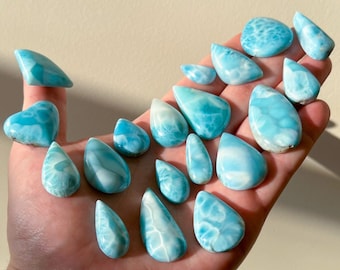 AAA+ Perles dominicaines naturelles en forme de larme Cabochons en pierres précieuses de larimar polies bleu profond