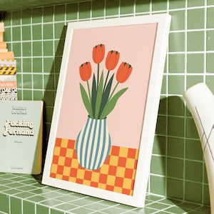 Lámina de tulipanes retro para pared: póster con un llamativo jarrón floral, decoración imprimible de mediados de siglo, descarga digital de tulipanes rojos para pared.