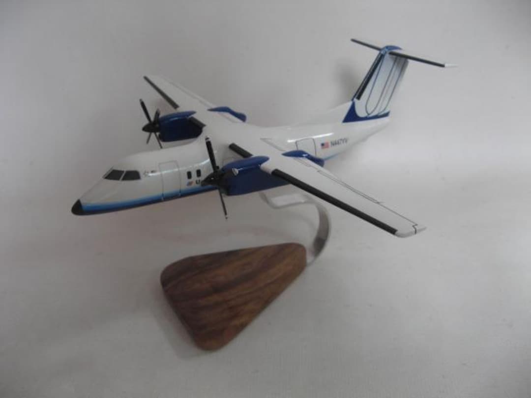 Dehavilland DHC-8 Dash-8 United Express Old Livery Airplane Aircraft ...