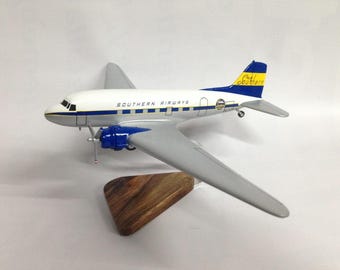 Douglas DC-3 Southern Airways Airplane Desktop Model