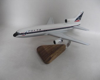 Lockheed L-1011 Delta Airlines Airplane Desktop Model