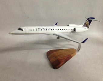 Embraer EMB-145 ERJ-145 United Express Aircraft Desktop Model