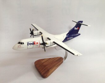 Aerospatiale ATR-42 Fedex Federal Express Airplane Desktop Model