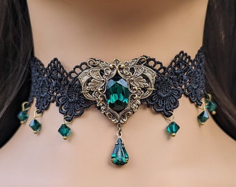 Vintage Emerald Choker Necklace made with Swarovski Crystals, Gothic Jewelry, Fantasy Jewelry