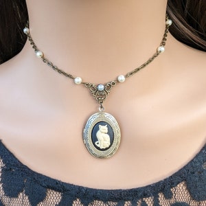 Vintage Cat Cameo Locket Necklace, Cat Lover Gift, Cat Jewelry