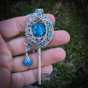 Celestial Moon Key Necklace – Fantasy Fairycore Jewelry with Blue Crystals