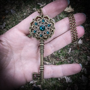 Magickal Realms Key Necklace - Mintakan - Mother of Pearl & Quartz –  Stellar Fae Creations