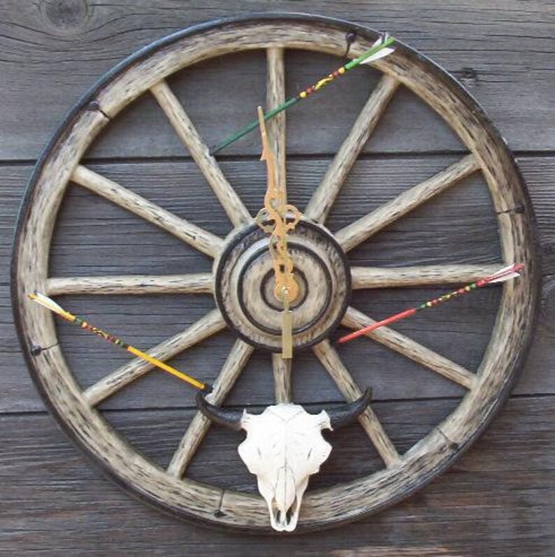 Bozeman Trail Western Wagon Wheel Clock With Arrows Etsy