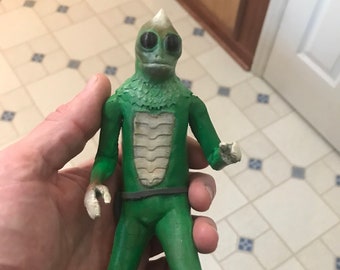 Hand Painted Sleestak  - 7.5 Inch Figure  -  1974 Land of the Lost