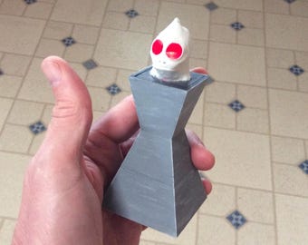 Land of the Lost Sleestak Skull on Podium: 3D Printed Figure