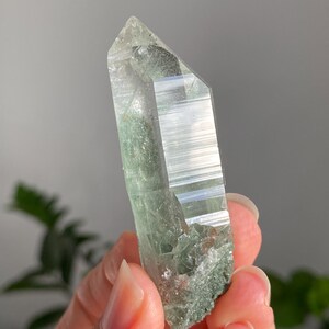 Phantom Himalaya chlorietkwartsmonster, regenboog, prismatisch, sleutels, zelfgenezend - manifestatie, aurische reiniging, chakra-uitlijning