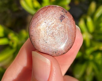 Star Ruby Palm Stone – Chatoyant Corundum Crystal, India Heart Chakra Root Chakra