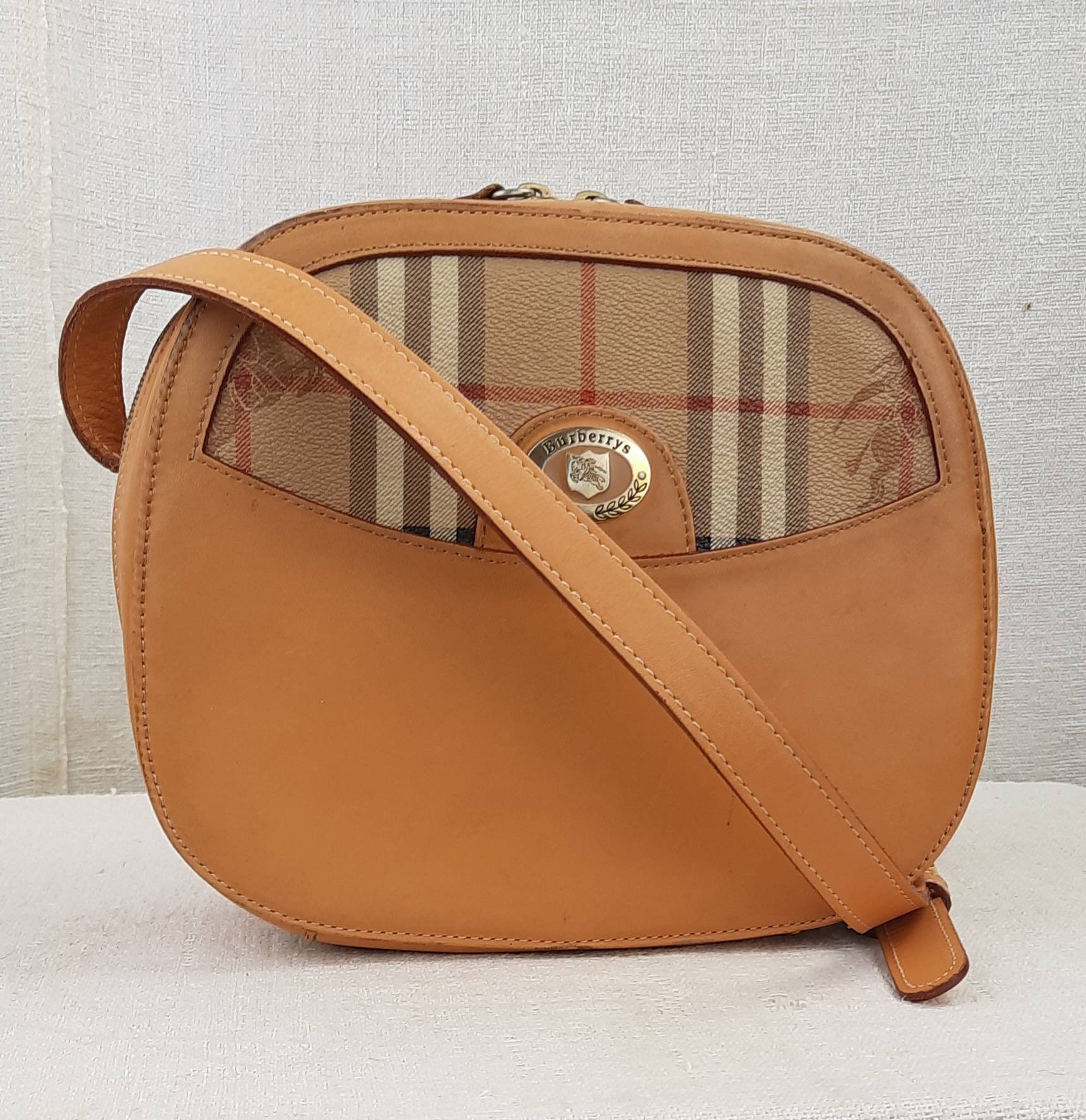 Vintage Burberry Leather Saddle Shoulder Bag