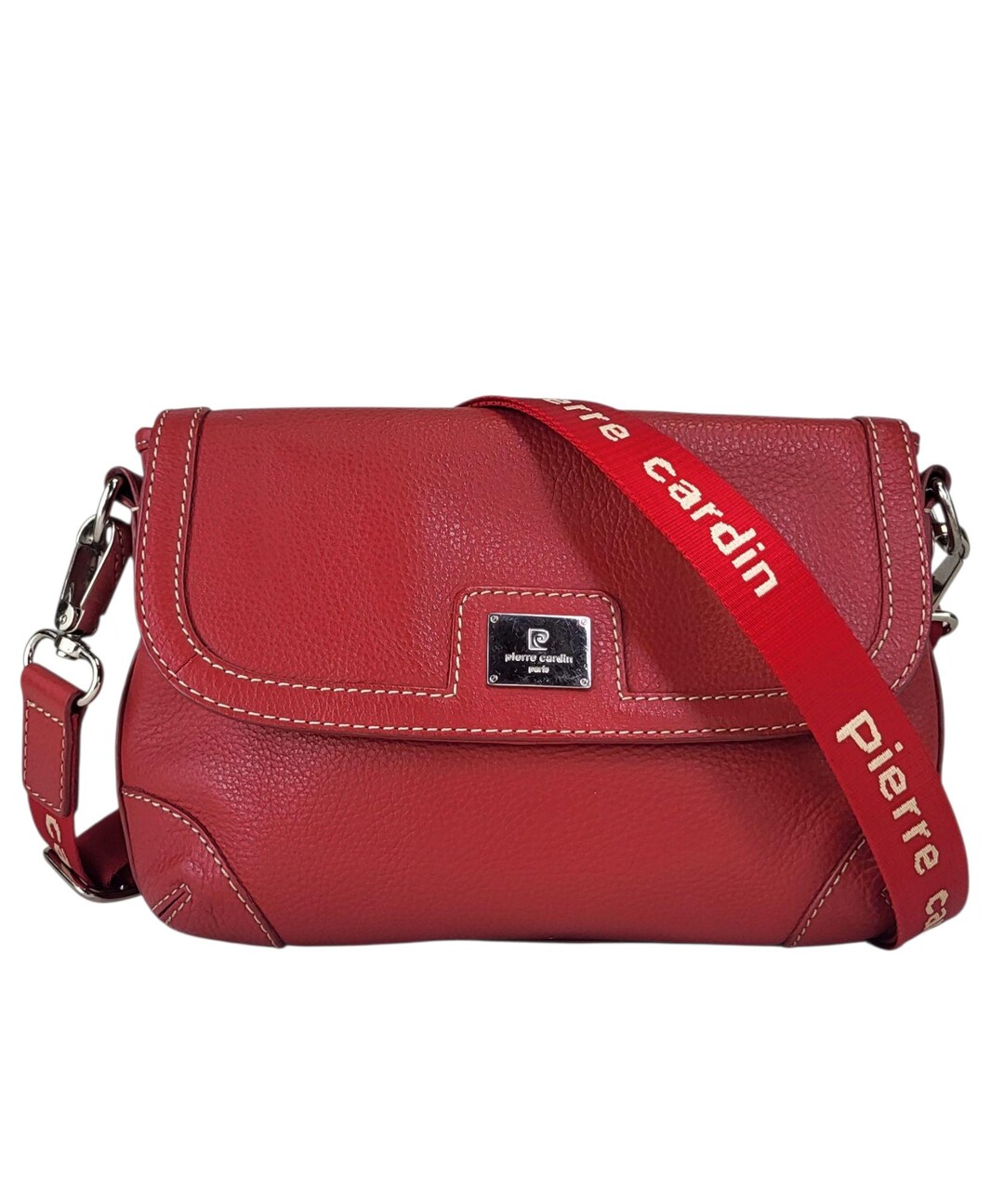 Pierre Cardin 赤 ショルダーバッグ Pierre Cardin Red Leather Crossbody Bag With Logo Strap