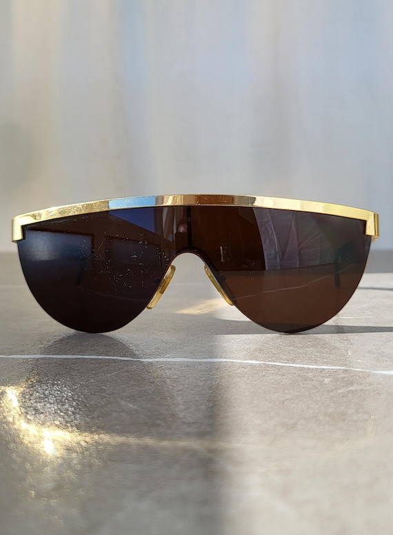 Vintage 90s Gianfranco Ferré Gold Rim Visor Sunglasses  display picture 3