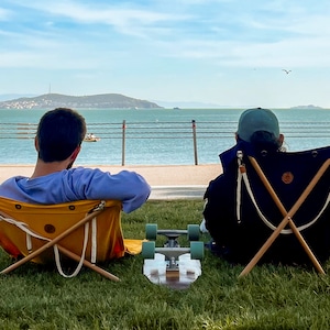 Grüne Sonnenliege mit Rückenlehne Leichter Campingstuhl Faltbarer Picknick und Sommerstuhl für Erwachsene Sonnenbaden am Meer Dark Blue