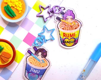 Llavero acrílico holográfico con dije de ramen de la Copa Demon Hunters de K-pop - Jinu Rumi