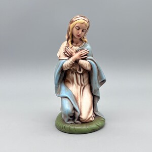 Ceramic Woman Figurine Kneeling - Etsy