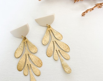 White and Gold Statement Earrings, Brass Earrings, Bride Earrings, Cream White Dangly Earrings, Cream and Gold Earrings, Ivory Earrings