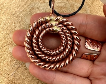 Dual-Sided Synergising Trio Pendant - Royal Cubit 144Mhz, Lost Cubit 177Mhz, Empowerment Cubit 188Mhz - Pure Copper Tensor Rings