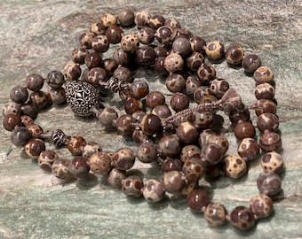 Maifanit Mala Kette – Handgeknüpft auf Seide mit Bali Sterling Silber Guru Perle