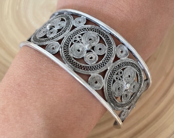 Hmong Silver Bracelet,Vintage,  Floral Design,Miao Silver ,Tribal Jewelry ,Boho Style.
