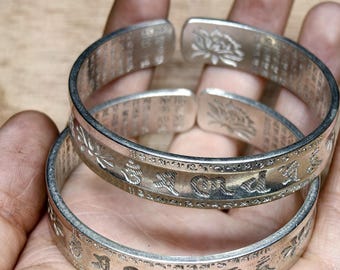 Pulsera de plata Hmong, vintage, diseño, plata Miao, joyería tribal, estilo boho.