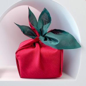 Red & Green Korean Traditional Fabric, Korean Gift Wrap, Bojagi, Reusable cloth gift wrap made in Korea, Gift packaging, 답례품