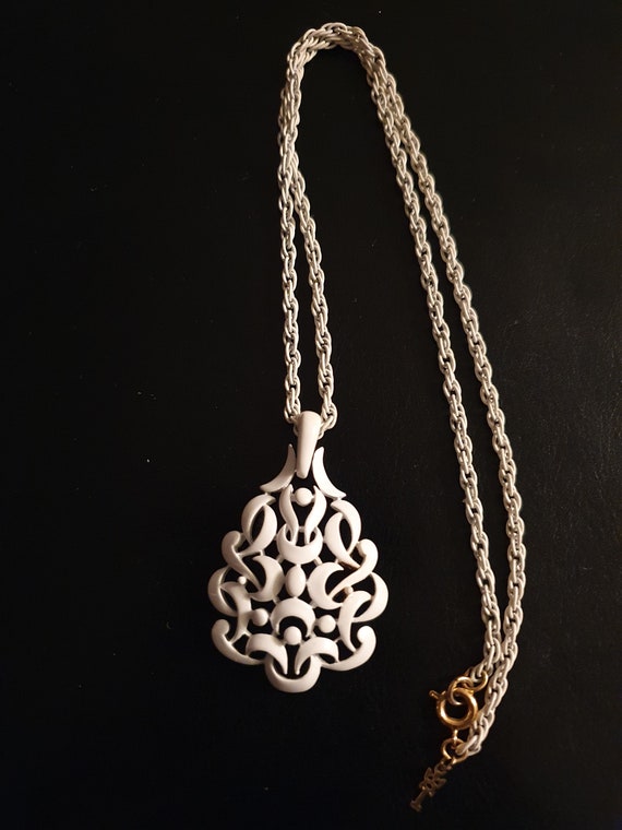 Trifari white enamel pendant with white chain