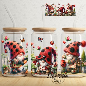 Zwerge Frühling Sommer Rote Marienkäfer im Garten 16 Unze Libbey Glasdose Becher Sublimation Design Full Wrap Vorlage, PNG Digital Download