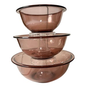 Cranberry Pyrex Glass Mixing Bowl Set of 3 (1 Qt, 1.5 Qt, 2.5 Qt).