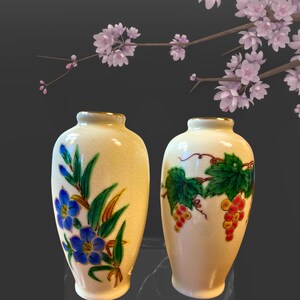 Homco Mini Bud Vases Set of 2, Made in Japan, 4.5" Tall