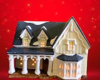 1995 Dickens Collectibles Victorian Series Lighted Christmas Village House