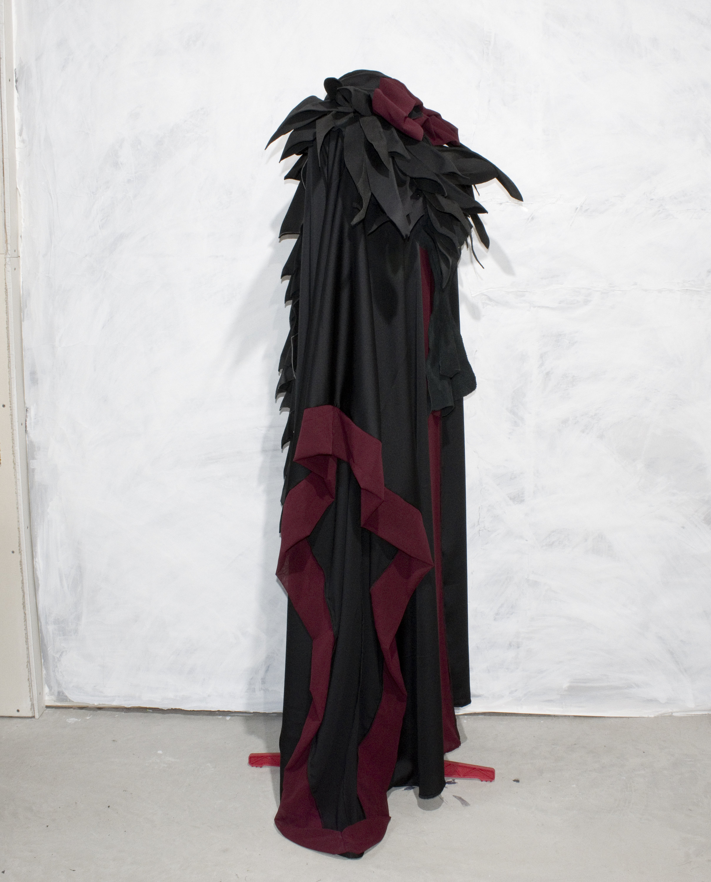 Adult Velvet Robe Spirit Halloween Adult Casanova Robe - Black & Red ...